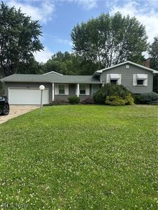 Property at 7523 Jaguar Dr, Youngstown, OH