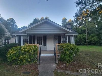 910 W Mauney Ave