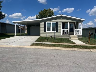 125 S Point Dr