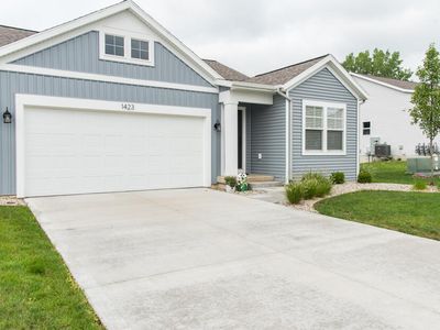 Property at 1423 N Village Cir, Kalamazoo, MI