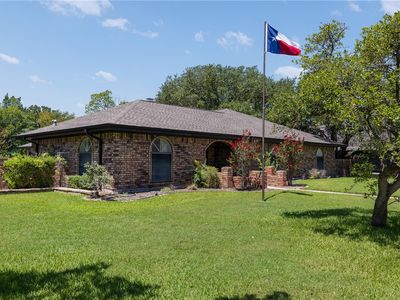 1602 Brook Hollow Dr