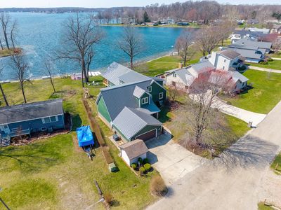 1064 Bayview Dr