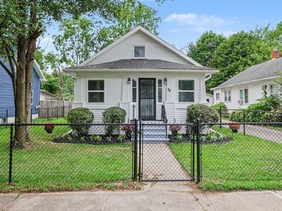 95 Bowen Ave