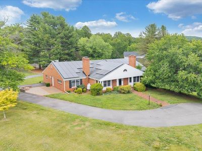 100 Meadowgate Dr
