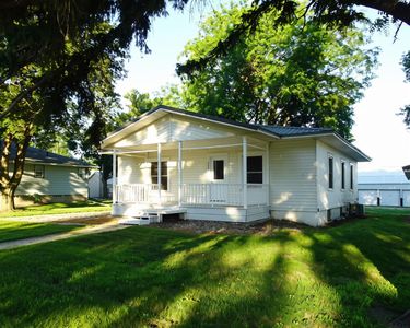 208 N Main St