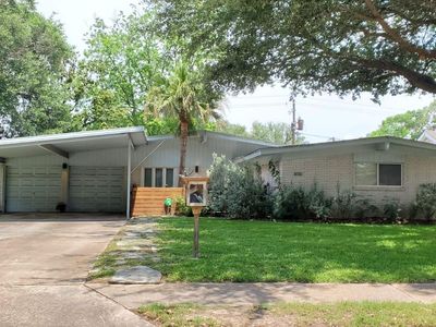 8110 Leader St