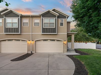 4475 S Lochnivar Ct E