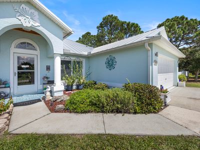 1073 SW Placetas Avenue