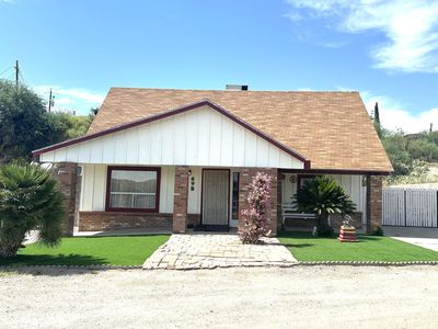 698 E Cactus Dr