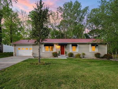 694 Castle Heights Rd