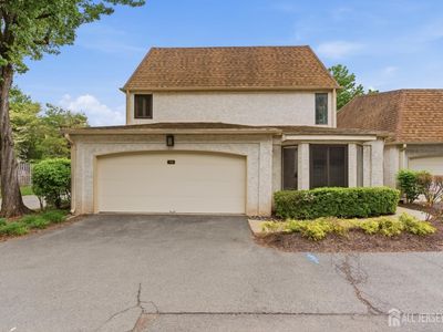 76 Carriage Pl