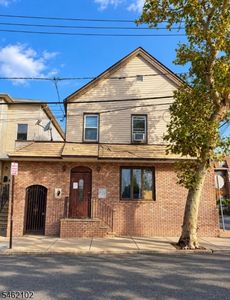 15 Hensler St