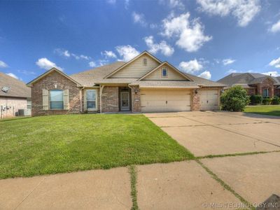 3318 E Fairmont Pl