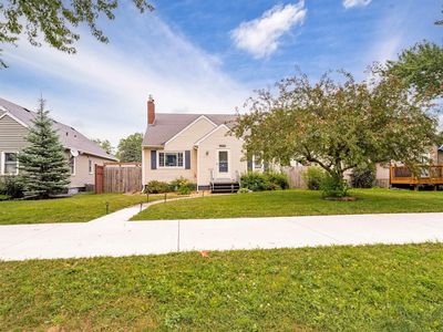 2206 Hammond Ave