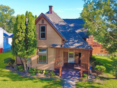 401 E Main St