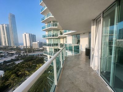 150 Sunny Isles Blvd #11203