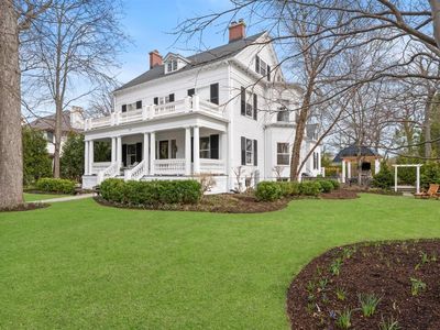 307 Abbotsford Rd