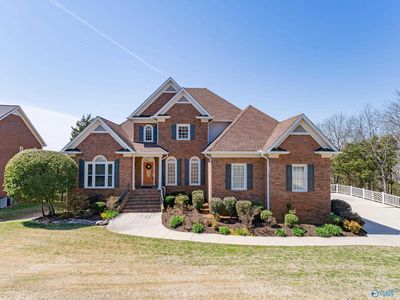 11008 Everest Cir SE