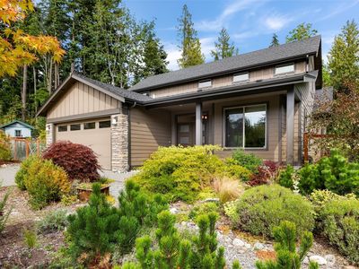 697 Chuckanut Drive N