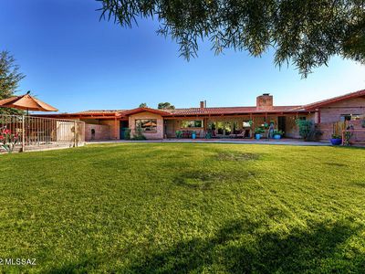 3435 E Via Guadalupe