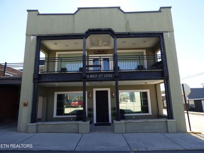 31 W 5th St