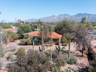 1302 N Sahuara Ave