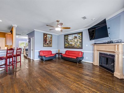 10502 Raven Crossing Ln