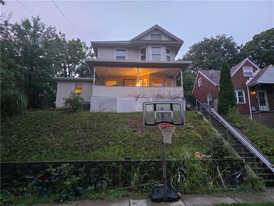 527 Semple Ave