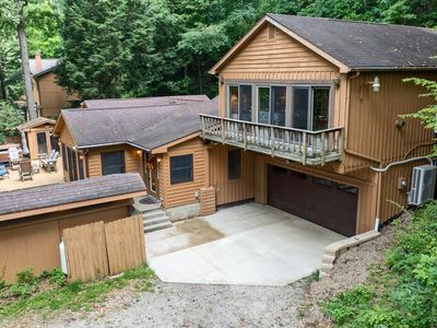 11 Shoreline Dr