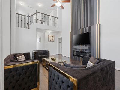 7415 Casuna Ln