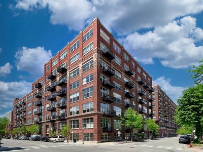 1500 W Monroe St Unit 205