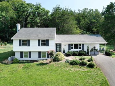 2710 Leeds Ln