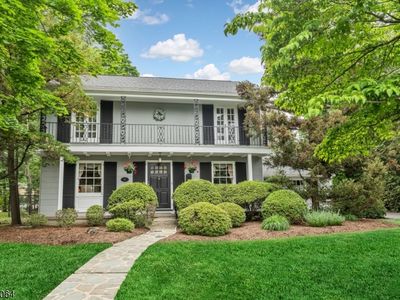 37 Van Dyke Dr