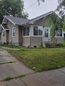 49 Kingman Ave W