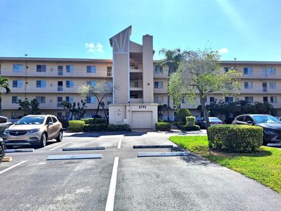 6795 Huntington Lane #405