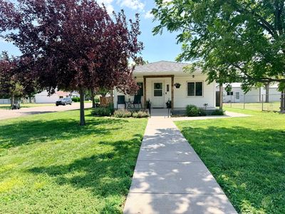 301 Broadway Ave
