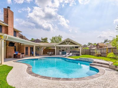 2402 Sarasota Dr