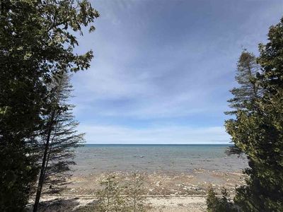 4195 Lake Shore Dr
