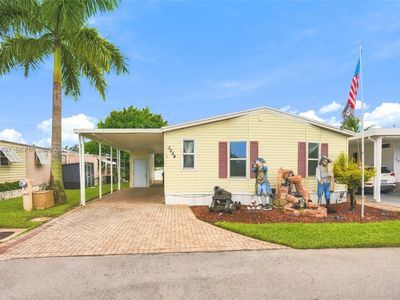 3054 Lakeshore Dr
