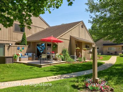 2353 Bay Woods Ct