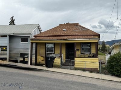 738 N Montana St