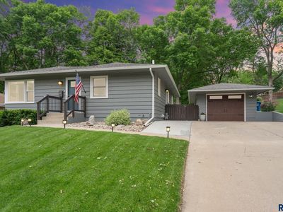 Property at 2201 S Crestwood Rd, Sioux Falls, SD