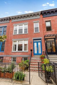 27 Dikeman St