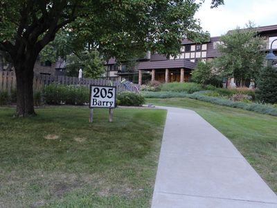 Property at 205 Barry Ave S APT 103, Wayzata, MN