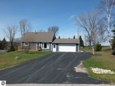 6468 Rolling Meadows Dr
