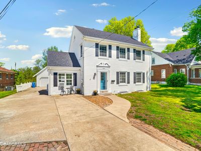 1404 W Main St