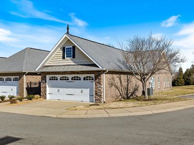 395 Devon Chase Hl UNIT 204