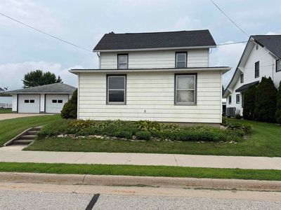 212 E Main St