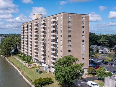 7320 Glenroie Ave APT 11J