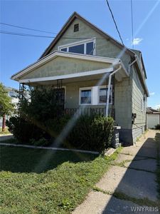 81 Roberts Ave
